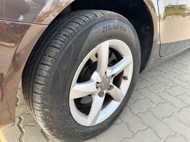 https://images10.gaadi.com/usedgaadi-sellcar/UsedCar/5b4f1d6b-5a37-4ca9-b312-967db4a60971/5ea21c25-e9a7-4205-af98-1d4dfda7452b.jpeg?imwidth=6401