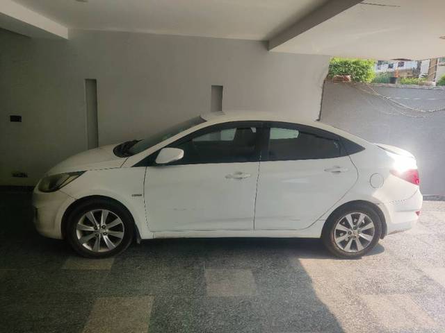 https://images10.gaadi.com/usedgaadi-sellcar/UsedCar/5b5d5110-ea18-4917-97f7-52efa00ac0f9/83d162cc-cc9e-417c-a9ed-21437cd534d8.jpg?imwidth=6401