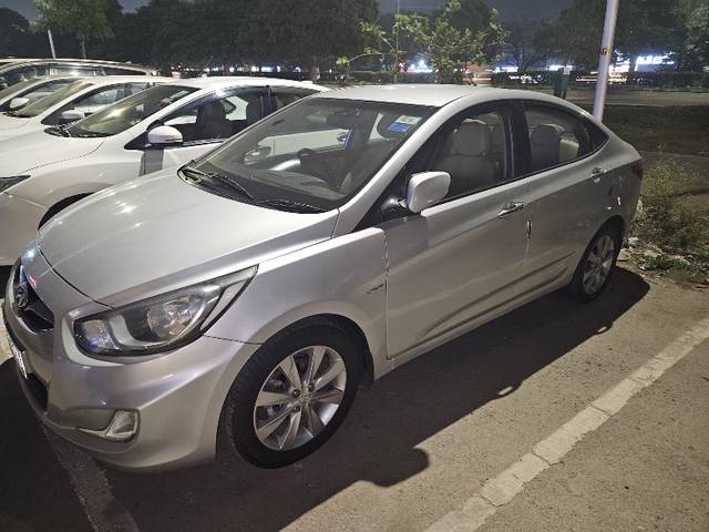 https://images10.gaadi.com/usedgaadi-sellcar/UsedCar/5b64cc9b-ddfe-495f-aabd-9bf7399383f0/94e3618a-a1f4-4b64-9130-985db8b376fb.jpeg?imwidth=6400