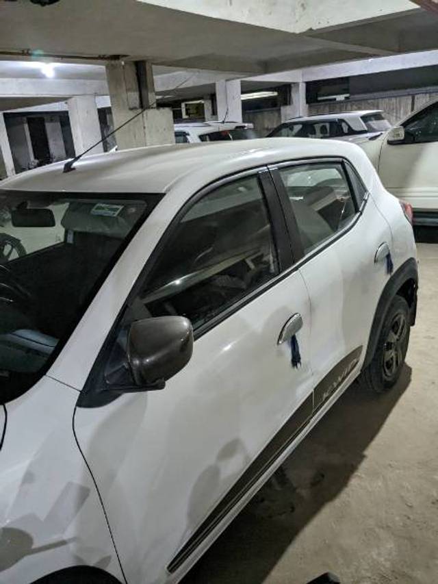 https://images10.gaadi.com/usedgaadi-sellcar/UsedCar/5b82416d-86a0-43a1-8df0-2db526c1b6be/00260b23-d54b-4562-8fdb-f3bab78e62ef.jpg?imwidth=6402