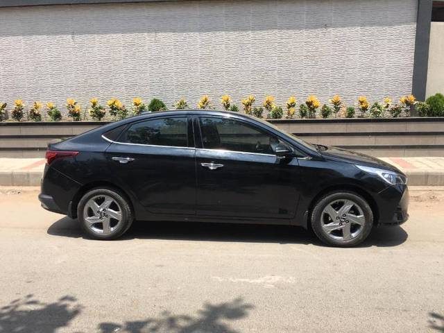 https://images10.gaadi.com/usedgaadi-sellcar/UsedCar/5c34217d-3435-4263-9540-94a1be51fafc/4ad2184e-8c0f-4730-93a8-f27a27e82131.jpg?imwidth=6401