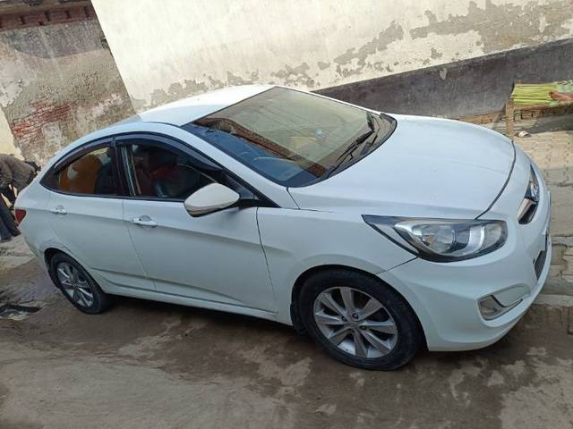 https://images10.gaadi.com/usedgaadi-sellcar/UsedCar/5c90095a-1f77-4180-9897-8bd31ea4ed22/34119df5-ec3d-4e9a-86db-f0be67185b63.jpg?imwidth=6400