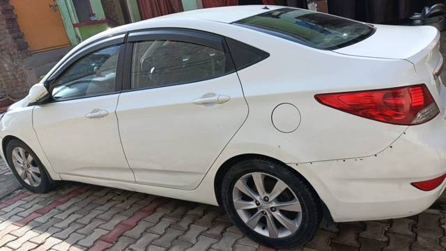 https://images10.gaadi.com/usedgaadi-sellcar/UsedCar/5c90095a-1f77-4180-9897-8bd31ea4ed22/ba5f4bff-4f1f-4200-88c5-c82cdfbe30ce.jpg?imwidth=6402