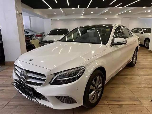 https://images10.gaadi.com/usedgaadi-sellcar/UsedCar/5cb53feb-b26a-4a43-8ccc-aa70ecf43385/589f2b7d-ec59-47d8-a7c1-a2e374173516.jpeg?imwidth=6401