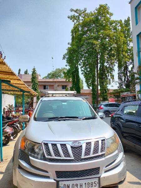 Mahindra XUV500 W8 FWD Mahindra XUV500 W8 FWD