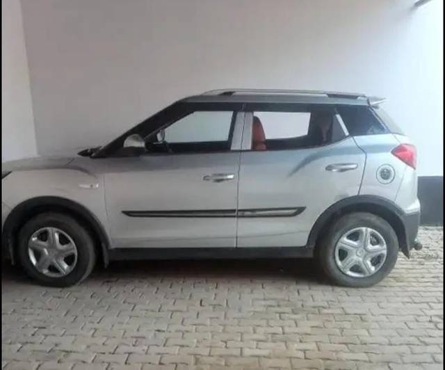 https://images10.gaadi.com/usedgaadi-sellcar/UsedCar/5ccc722e-6e75-45c4-8f61-6db29cc4c4c9/5a86bc9d-8e91-4f67-ae8e-a3da55b8ca6c.jpeg?imwidth=6402