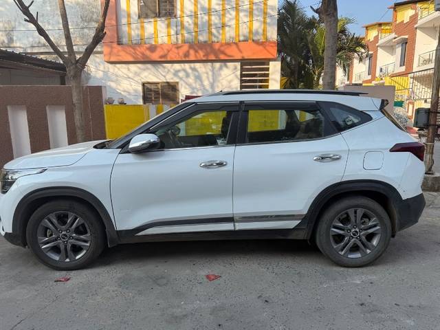 https://images10.gaadi.com/usedgaadi-sellcar/UsedCar/5ccd3365-ce70-4435-8ec7-6209dbc7783a/a60d52d5-608d-4279-af06-085e831c96d5.jpeg?imwidth=6401