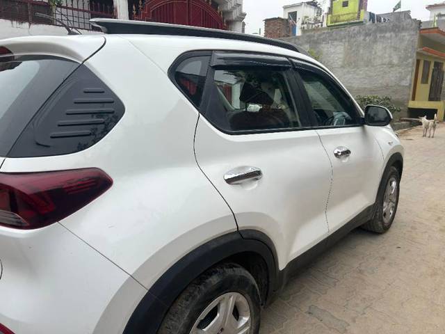 https://images10.gaadi.com/usedgaadi-sellcar/UsedCar/5cce6288-30d5-4352-9f9d-3f132bfea891/833011e9-575e-4102-a0d2-5c042fd5d651.jpg?imwidth=6401