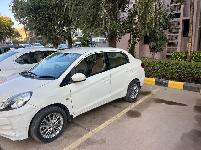 https://images10.gaadi.com/usedgaadi-sellcar/UsedCar/5ce92a91-236e-4a0d-a157-4d2920846e8c/f78544a2-af40-482c-a949-d81396833ce8.jpeg?imwidth=6400