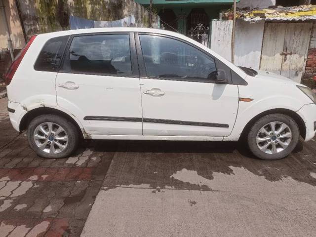 https://images10.gaadi.com/usedgaadi-sellcar/UsedCar/5ced1ac9-0f94-4ee8-a9fb-a5ddd5de5e7d/a5decb19-55fe-4abb-a599-8d45972a048c.jpg?imwidth=6401