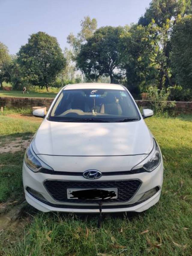 https://images10.gaadi.com/usedgaadi-sellcar/UsedCar/5cf9a679-a24d-4dcb-aa42-11dcf70492dc/215ed800-f071-487d-9cd7-4ded2ed321df.jpg?imwidth=6402