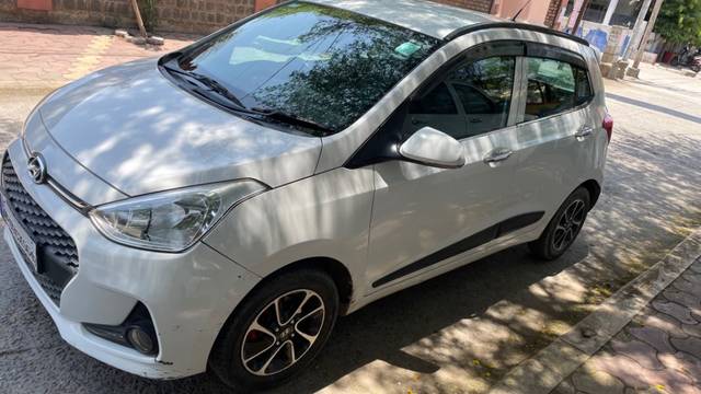 https://images10.gaadi.com/usedgaadi-sellcar/UsedCar/5d161062-bea6-47d3-bcce-be2892df20f5/9e9b7eb2-6b9a-41ab-90ec-a8d2427baeda.jpeg?imwidth=6402