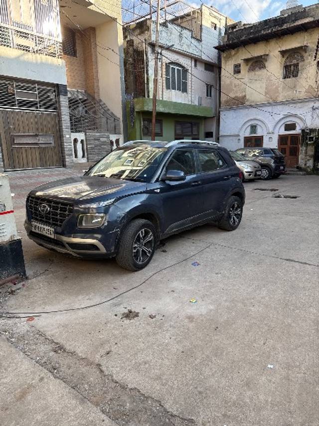 https://images10.gaadi.com/usedgaadi-sellcar/UsedCar/5d20db3b-144d-4acf-a2d7-c28622fee8a3/a9a838fb-9b0e-4683-a9ce-68581ba8c140.jpg?imwidth=6400