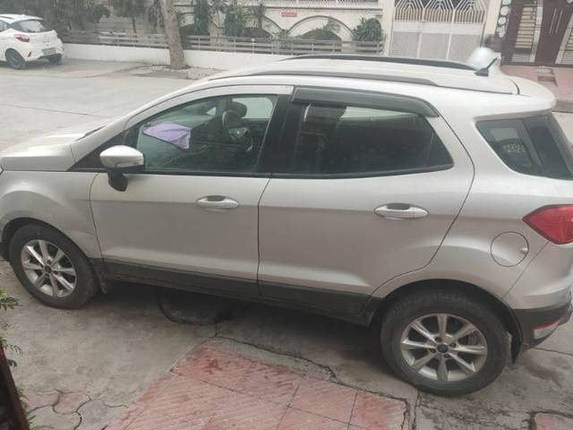 https://images10.gaadi.com/usedgaadi-sellcar/UsedCar/5d50a2fc-3fba-4470-9543-bf867a0b39a7/946a11fe-1731-417f-b109-c02777226482.jpg?imwidth=6400