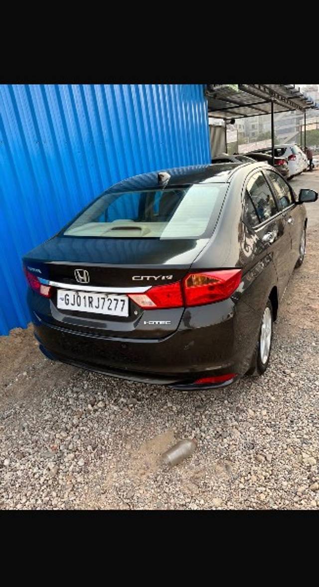 https://images10.gaadi.com/usedgaadi-sellcar/UsedCar/5d671945-8815-47e1-983d-16836e073578/67455a39-8b0b-404b-9d97-0a9c520ff55a.jpeg?imwidth=6400