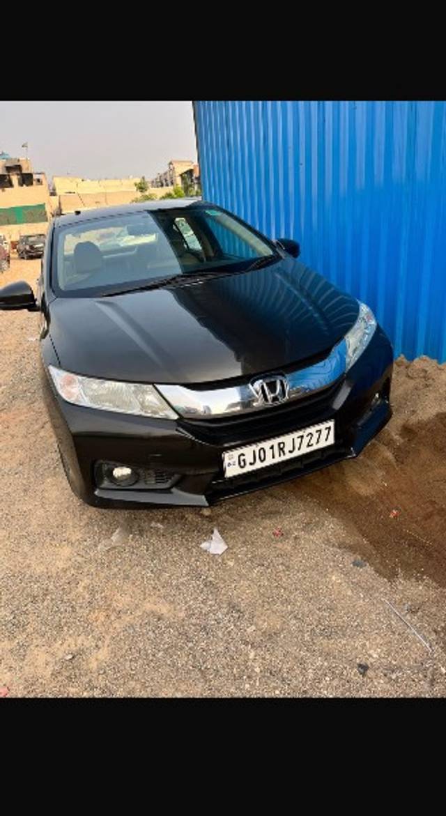 https://images10.gaadi.com/usedgaadi-sellcar/UsedCar/5d671945-8815-47e1-983d-16836e073578/cd5295f7-770e-4b53-b6da-92e0f3144be3.jpeg?imwidth=6401