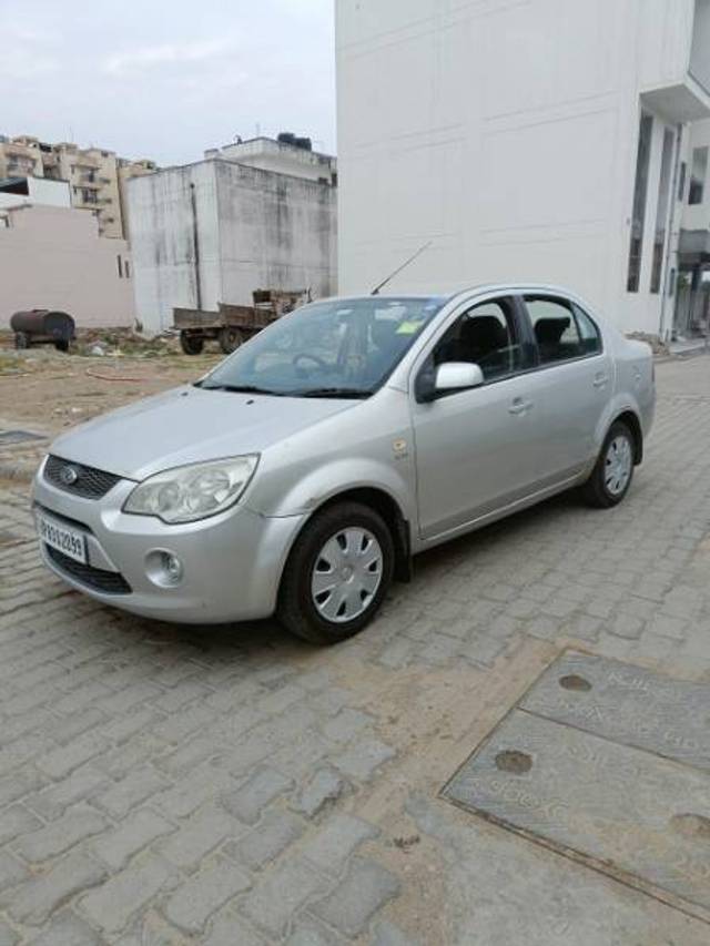 https://images10.gaadi.com/usedgaadi-sellcar/UsedCar/5e07ebb4-6f84-487f-88c9-45dd47f69963/71a23bfb-bba3-4b95-91c4-0b24db021827.jpg?imwidth=6402