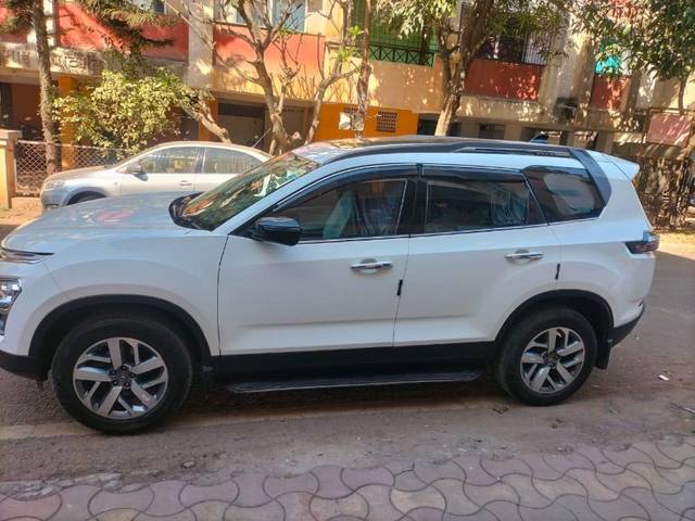 https://images10.gaadi.com/usedgaadi-sellcar/UsedCar/5e38c85d-5469-4468-9b18-3319157376a2/bb8885d3-7079-4398-ab40-5ba28d007df8.jpeg?imwidth=6402