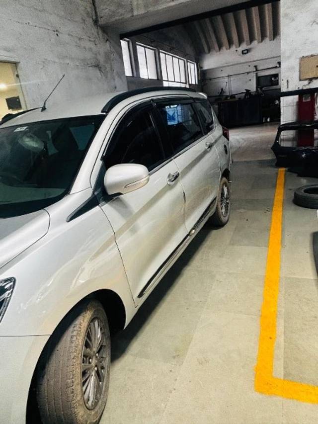 https://images10.gaadi.com/usedgaadi-sellcar/UsedCar/5eb79eda-ff13-47bc-a93b-6f7d1632d3ee/84ec14ee-2c34-4b8b-b1be-4fe47d55b22b.jpg?imwidth=6401