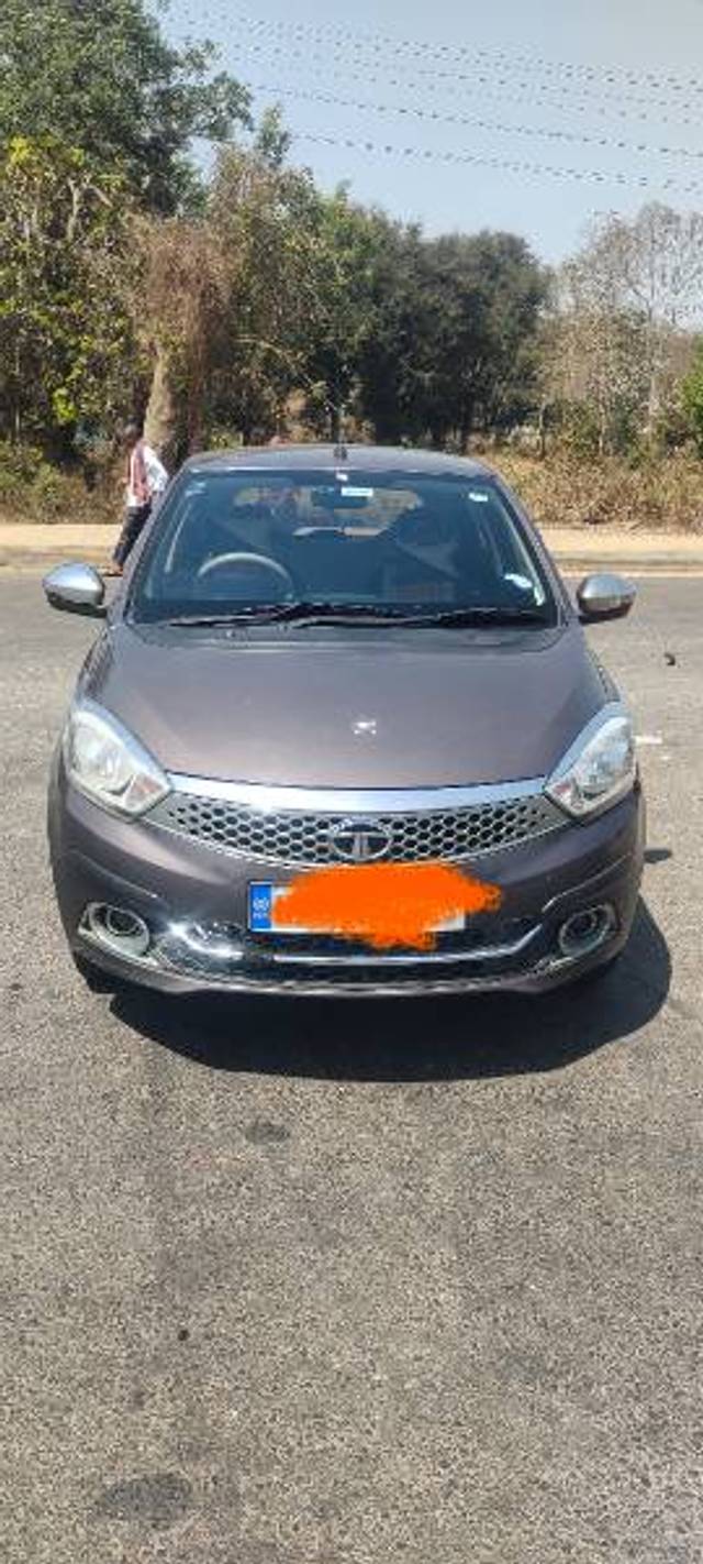 https://images10.gaadi.com/usedgaadi-sellcar/UsedCar/5ec2ab05-9e17-4af9-bbdd-e2c6406e071a/876c64d9-ee04-4def-a83d-149adf882590.jpg?imwidth=6400