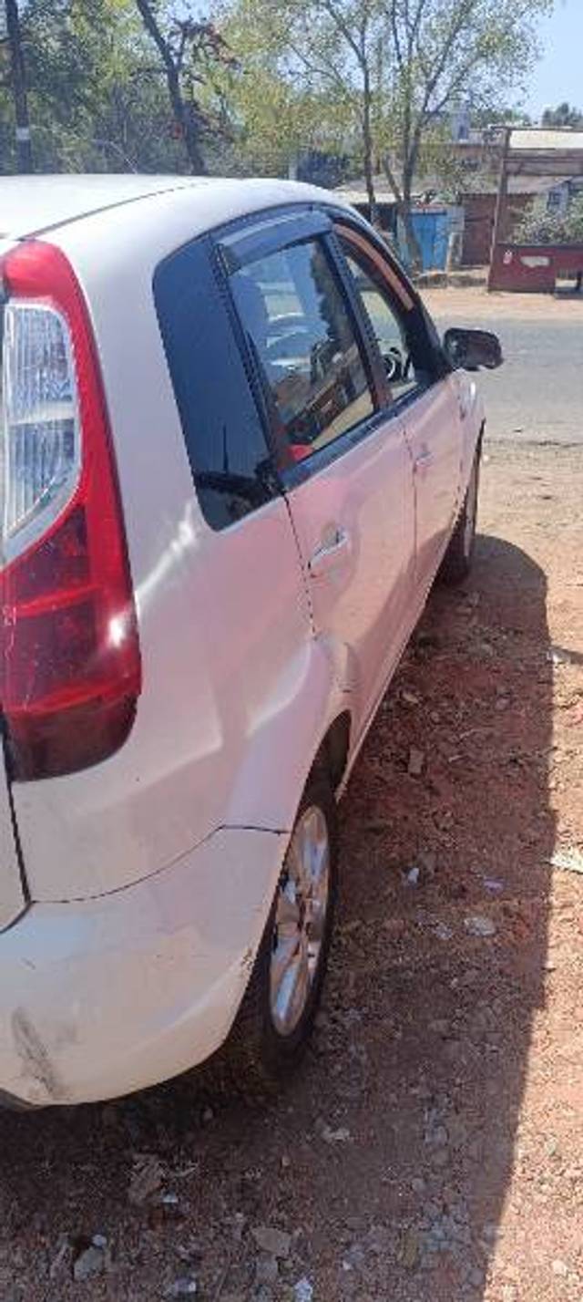 https://images10.gaadi.com/usedgaadi-sellcar/UsedCar/5f0a4321-1d0c-4982-a90d-28f63caf3386/17811b36-4e82-4dfa-a489-835df47762da.jpg?imwidth=6401