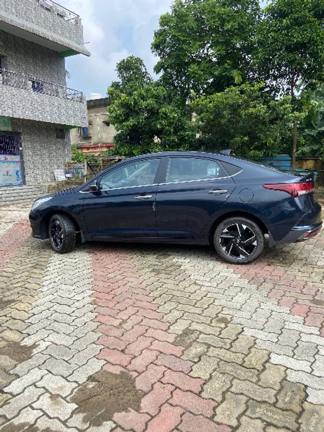 https://images10.gaadi.com/usedgaadi-sellcar/UsedCar/5f4ee55a-d1ad-40ab-9120-cfff9bc88b23/717a0544-8f29-4612-983d-5251e26016f0.jpeg?imwidth=6400