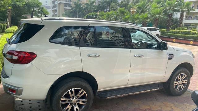 https://images10.gaadi.com/usedgaadi-sellcar/UsedCar/5fad9e49-5679-4b1b-920d-c004f3a6351a/16d68b95-bbf8-4e2c-b918-d6bca6f8def6.jpeg?imwidth=6401