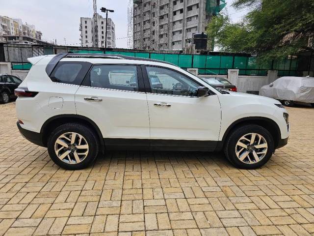 https://images10.gaadi.com/usedgaadi-sellcar/UsedCar/5fbde201-5210-4af6-b8ec-6b58a88c6494/acce2768-9e7d-4c5f-9bc5-f63a10b95c7f.jpg?imwidth=6401