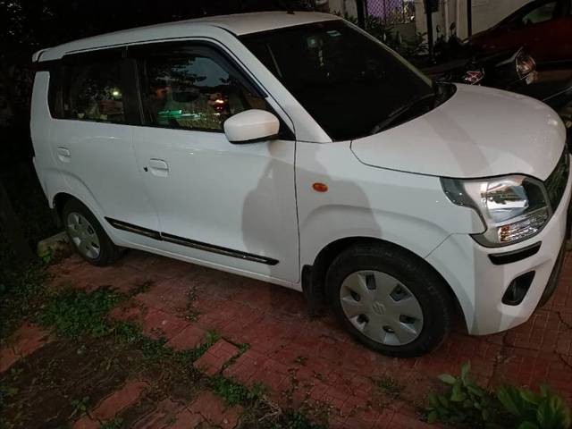 https://images10.gaadi.com/usedgaadi-sellcar/UsedCar/6001cc1a-f244-405a-ab3e-aa688d443233/75f40675-e44b-4e17-8846-d1e49f9edd38.jpg?imwidth=6400