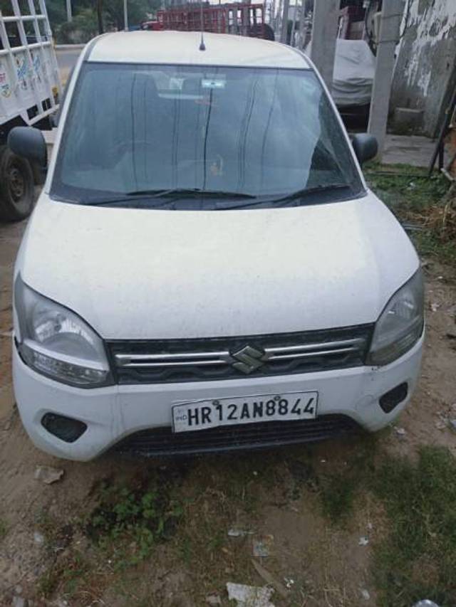 https://images10.gaadi.com/usedgaadi-sellcar/UsedCar/6032524e-a957-4876-b292-302fc7786a36/39e2b45f-262f-474c-b911-1b81b2420e27.jpeg?imwidth=6400