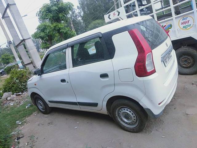 https://images10.gaadi.com/usedgaadi-sellcar/UsedCar/6032524e-a957-4876-b292-302fc7786a36/3ba51ad4-986b-4028-92a5-863f6d49f06c.jpeg?imwidth=6402
