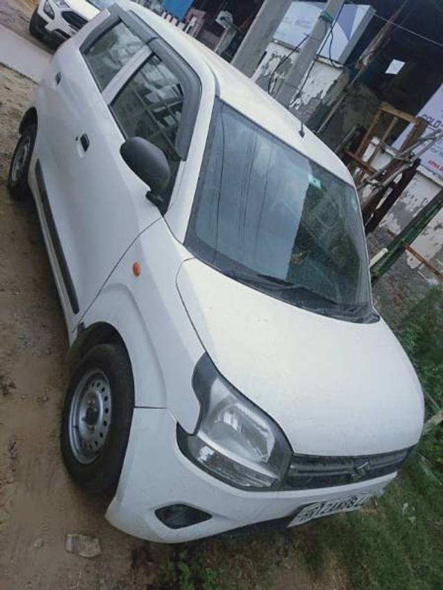 https://images10.gaadi.com/usedgaadi-sellcar/UsedCar/6032524e-a957-4876-b292-302fc7786a36/ff1b1f18-88bc-46b6-a8f8-b2d9e99e4e6b.jpeg?imwidth=6401