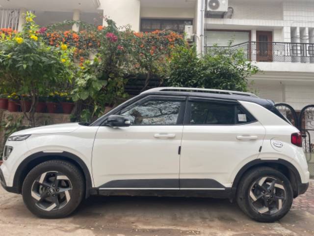 https://images10.gaadi.com/usedgaadi-sellcar/UsedCar/6086bfa1-f106-4f45-9c6c-e1d44639dce2/76d97492-7f81-4941-9574-ef4e3e60240d.jpeg?imwidth=6401