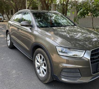 Audi Q3 30 TDI Premium FWD Audi Q3 30 TDI Premium FWD