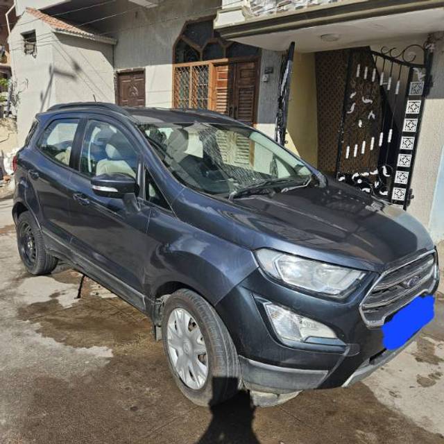 https://images10.gaadi.com/usedgaadi-sellcar/UsedCar/60d2b1bf-a497-4420-baaf-07917e451fbb/0ff3bb4d-1955-460f-ba8c-dd3d299a9137.jpg?imwidth=6400