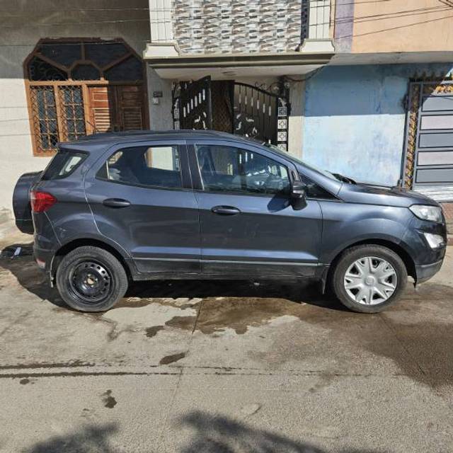 https://images10.gaadi.com/usedgaadi-sellcar/UsedCar/60d2b1bf-a497-4420-baaf-07917e451fbb/e5508631-9d06-44f2-8d9b-32d405dce348.jpg?imwidth=6401