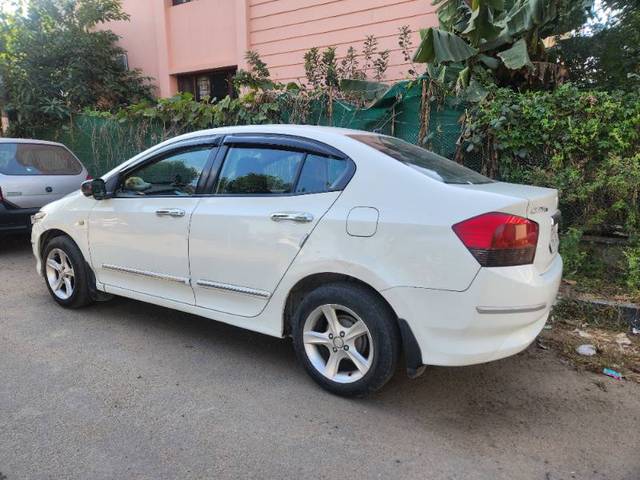 https://images10.gaadi.com/usedgaadi-sellcar/UsedCar/6101f316-a90c-4ae1-be88-b6c2f32bf588/5ac0f374-4eb1-4c44-af10-ce130529d4e8.jpg?imwidth=6402