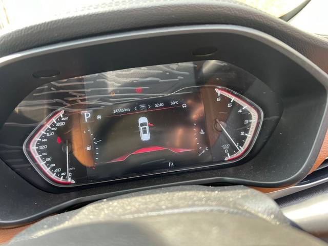 https://images10.gaadi.com/usedgaadi-sellcar/UsedCar/611ead1c-0293-4b63-b466-4589c6d20a37/825badb6-ed30-4dc5-afad-3df9979b41b6.jpeg?imwidth=6400