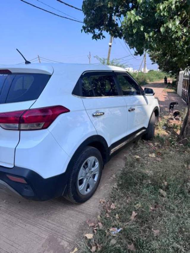 https://images10.gaadi.com/usedgaadi-sellcar/UsedCar/616ec75d-d113-42ba-8ffa-0563cc350917/5ac31a57-81f2-47c9-b077-16a8df5b569a.jpg?imwidth=6401