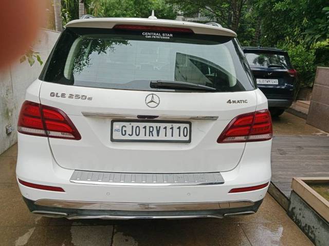 https://images10.gaadi.com/usedgaadi-sellcar/UsedCar/61777cbd-1b46-40f9-80e5-7d5fdd43beb3/fd202178-ec6e-4f67-89e9-08c64487f135.jpg?imwidth=6401