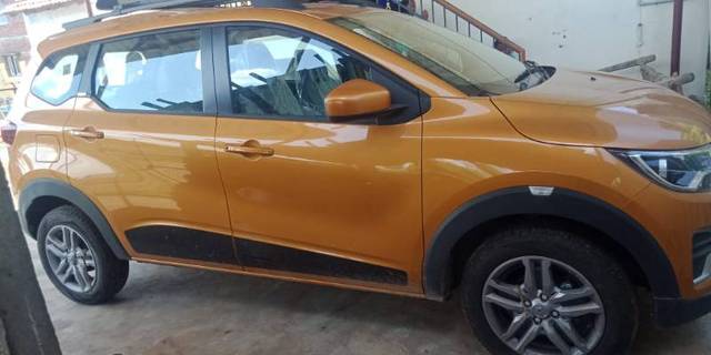 https://images10.gaadi.com/usedgaadi-sellcar/UsedCar/61c377e5-564b-4b7c-a8b8-3bc370cbf93a/196b09ea-3148-4fa8-8f6a-8b9112d0120d.jpg?imwidth=6401