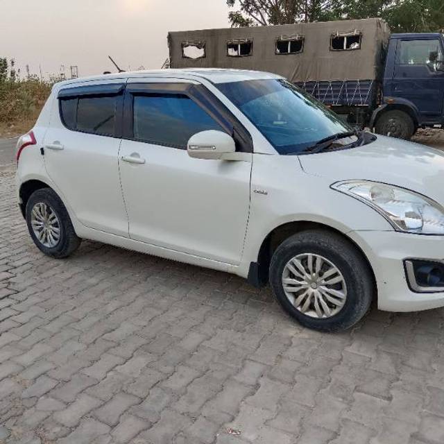 https://images10.gaadi.com/usedgaadi-sellcar/UsedCar/6214c0ec-51db-477a-aa7f-a1c6ae144909/185258f0-53ec-4178-a984-a1bb0b596543.jpg?imwidth=6400