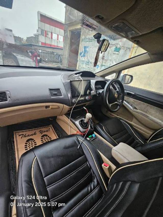 https://images10.gaadi.com/usedgaadi-sellcar/UsedCar/6216882d-6569-4f36-b88e-6fb60c3d44f0/3c0f719f-1dda-4d6c-be72-22e01fb001ef.jpg?imwidth=6402