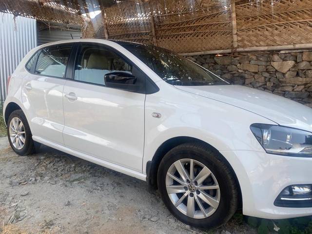 https://images10.gaadi.com/usedgaadi-sellcar/UsedCar/6267c02f-12db-4cc8-ae12-70ba08dbba33/a63ff0b3-6464-493a-91c5-f07966db8189.jpeg?imwidth=6400