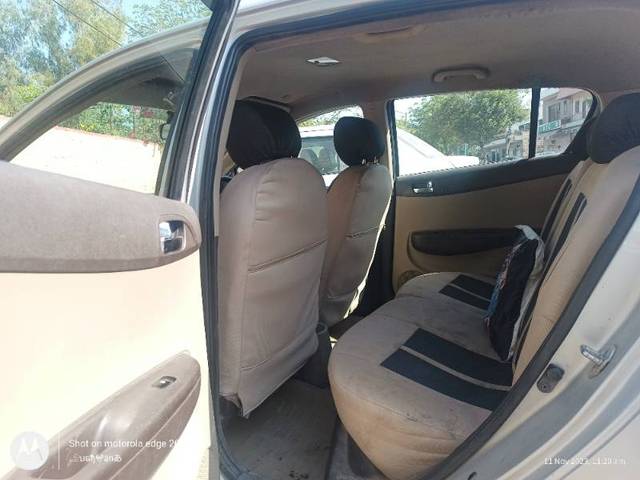https://images10.gaadi.com/usedgaadi-sellcar/UsedCar/62b6a41a-6a2f-40ca-8765-d443fa6a187d/a05d3c57-5372-4a24-b854-22bde1d4731c.jpg?imwidth=6402