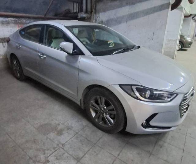 https://images10.gaadi.com/usedgaadi-sellcar/UsedCar/630611f1-cfe6-42fe-abca-eb259f52543b/d6f4edb5-1e4d-48e4-a819-d4781e38a9c9.jpeg?imwidth=6400