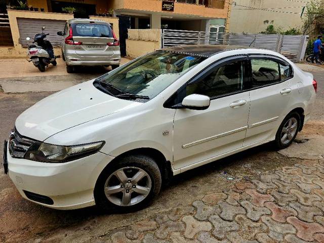 https://images10.gaadi.com/usedgaadi-sellcar/UsedCar/6323911f-6645-46cb-b94c-38bc1007c33d/02a6e342-9096-4a55-9af2-197adab22d87.jpg?imwidth=6400