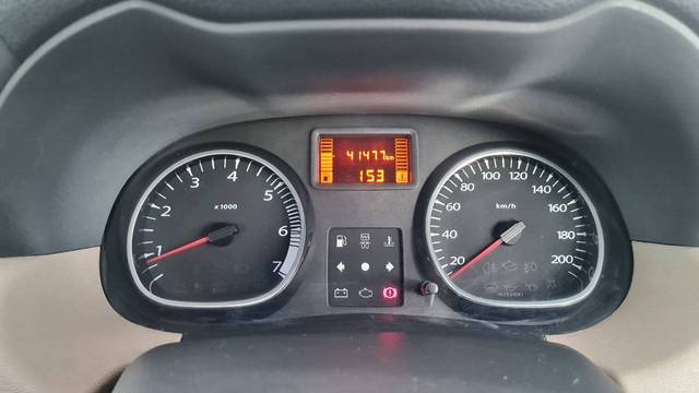 https://images10.gaadi.com/usedgaadi-sellcar/UsedCar/63298cdf-437d-4460-bccb-717370d6a941/8e16cb54-6f89-4981-9b80-c61fa743c310.jpg?imwidth=6402