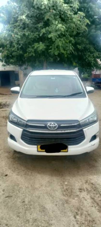 Toyota Innova Crysta 2.4 GX MT 8S BSIV Toyota Innova Crysta 2.4 GX MT 8S BSIV