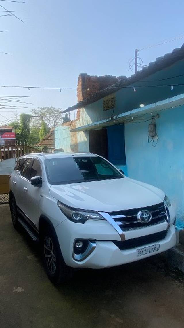 https://images10.gaadi.com/usedgaadi-sellcar/UsedCar/635b1abc-0999-4a7f-b4b9-ec982b777a82/b2be5bee-caf1-414e-acbe-90a227be67fc.jpeg?imwidth=6402